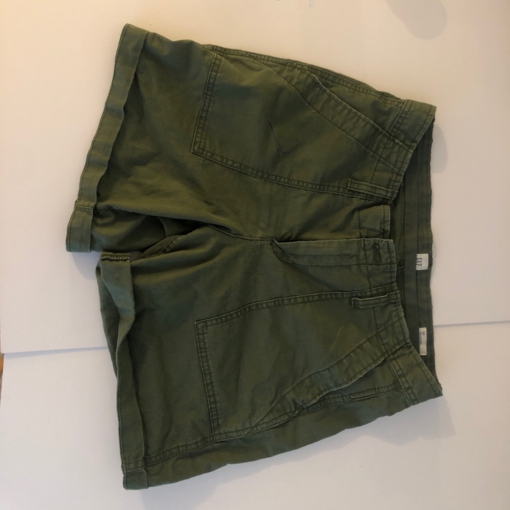 GAP “girlfriend” Cargo short